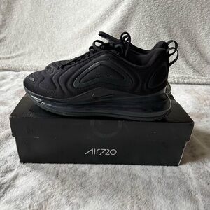Nike Air Max 720 Triple Black Sneakers